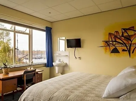 Hotel Homeland